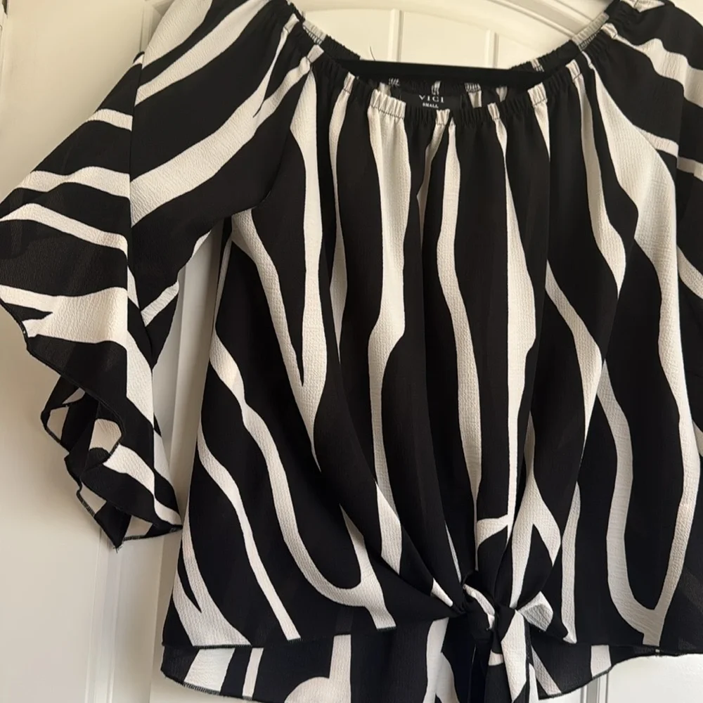 Vici Black and Off white Zebra Print Women's Top Size S - Picture 6 of 8